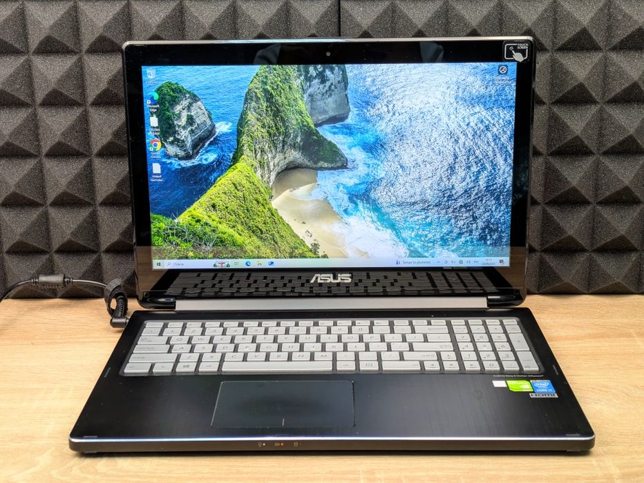 Ноутбук Asus i7 5500u GT 840M 8/512ssd 15.6 Full hd touch