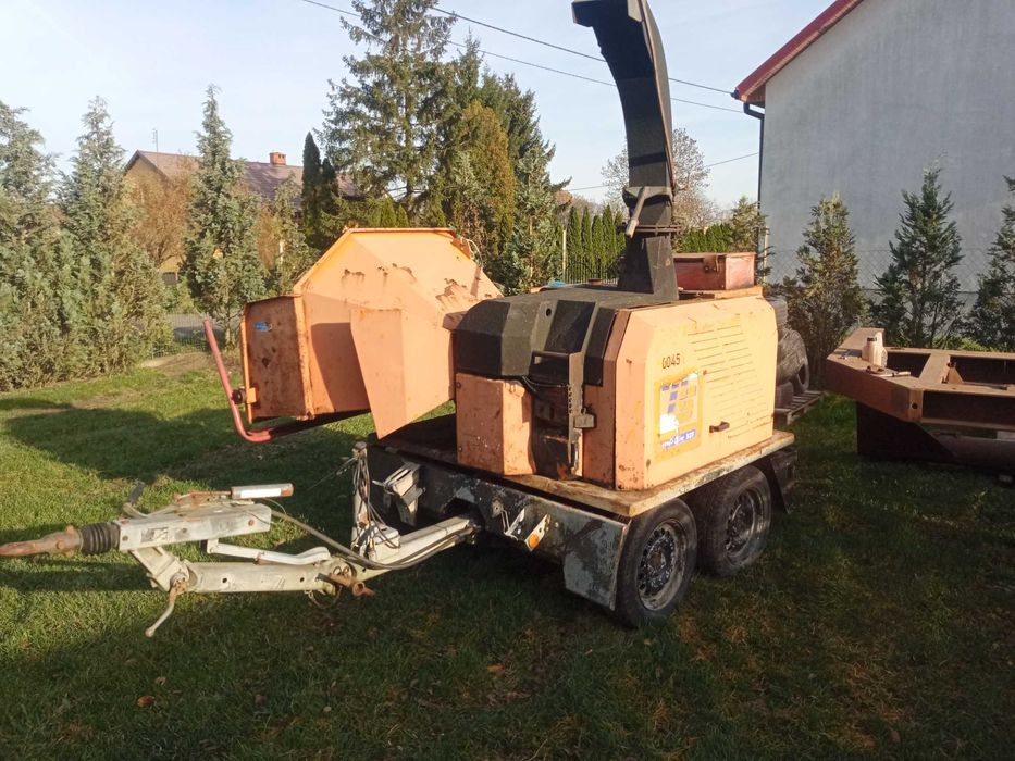 Rębak Spalinowy ST326 Perkins rozdrabniacz