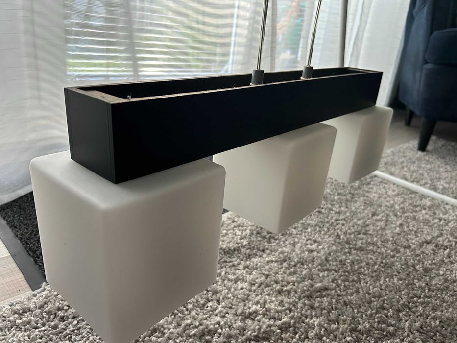 Lampa wisząca kolor wenge klosz mleczny