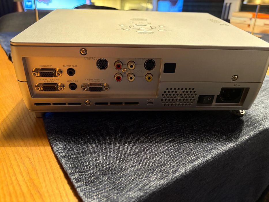 Projector Toshiba TDP-S25