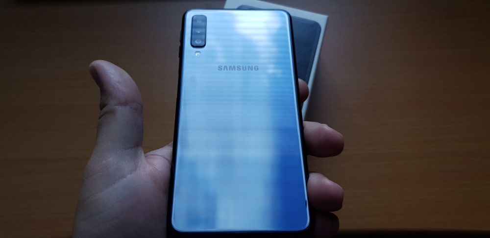 Продам Samsung Galaxy A7
