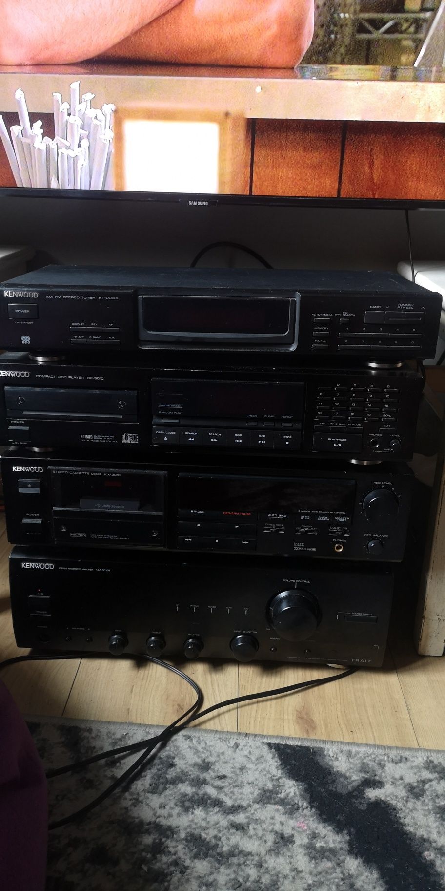 Wieża Kenwood 4 segmenty