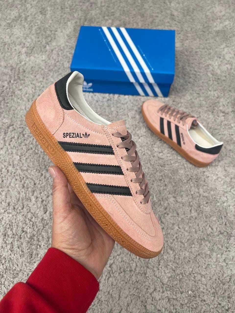 Sapatilhas azul marinho modelo Spezial