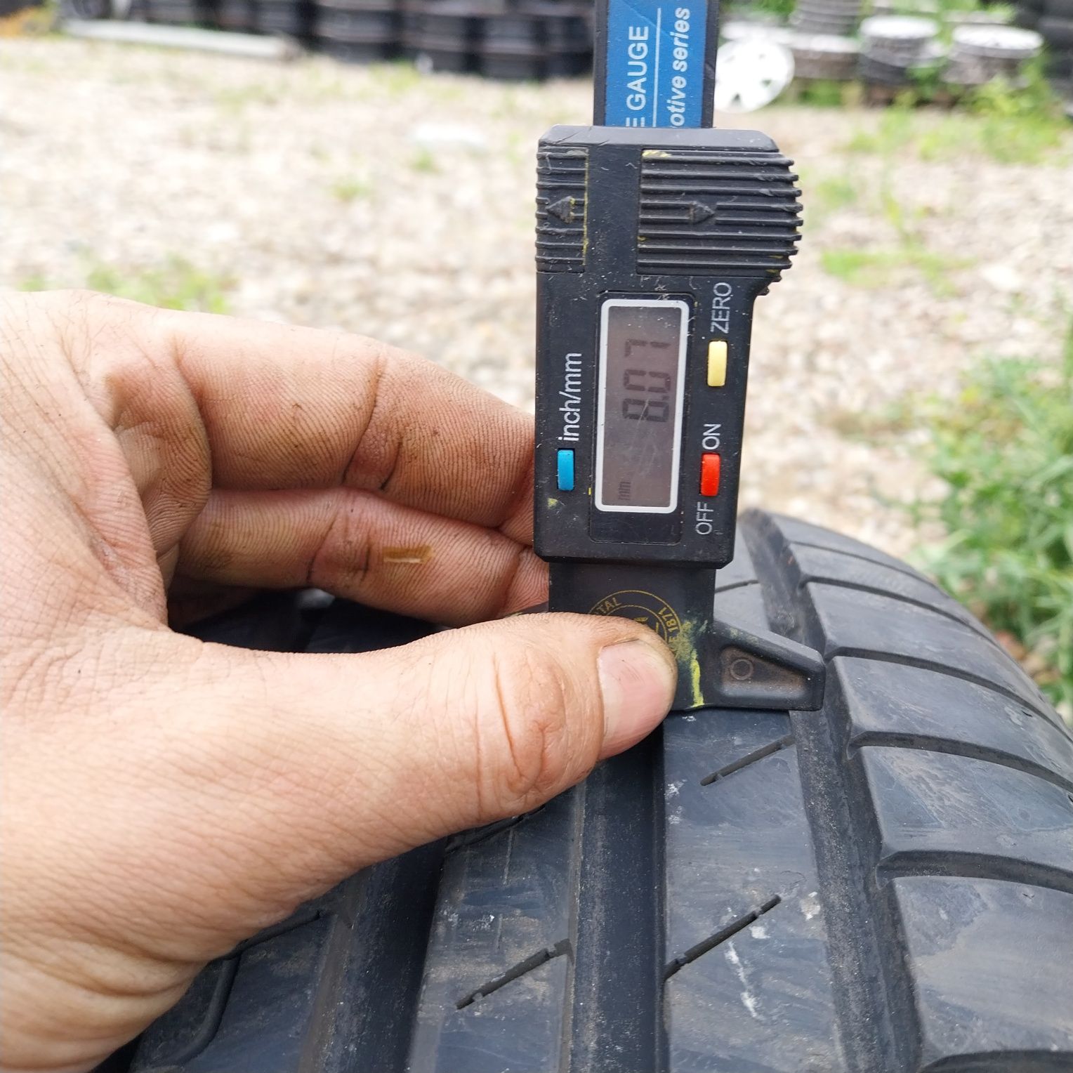 Opona Letnia Goodyear Efficient Grip 215/60R16 99H