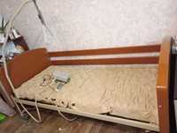 Медичне ліжко з електроприводом та протипролежнівим матрасом і насосом