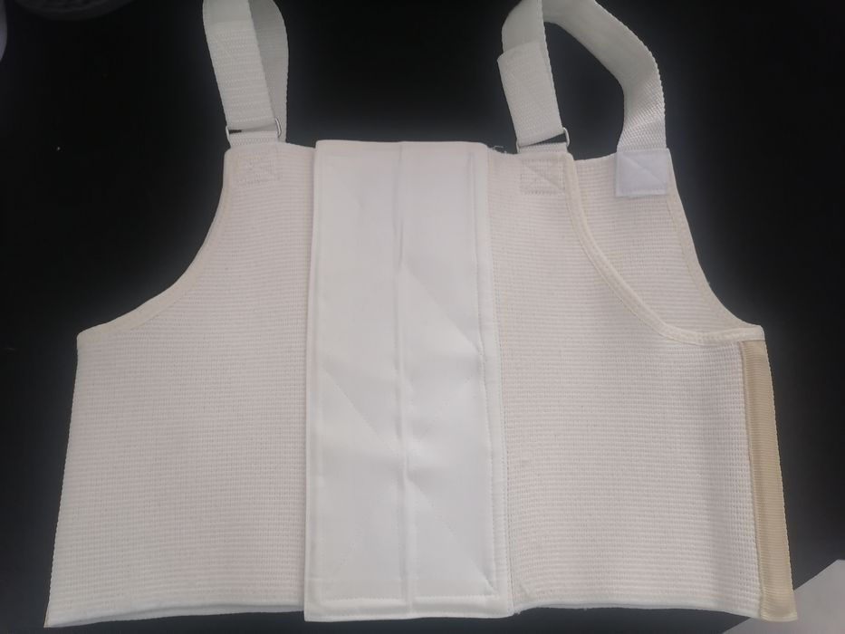 Pas żebrowy w rozmiarze XL.