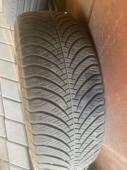 Резина GoodYear r16 всесезонна