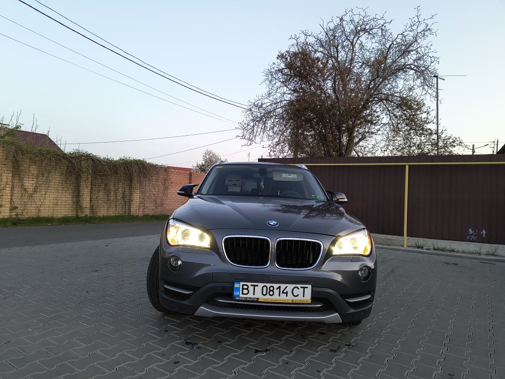 BMW x1 2014,2,8і xdrive полный привод ,би турбо бензин
