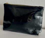Yves Saint Laurent YSL czarna lakierowana kosmetyczka