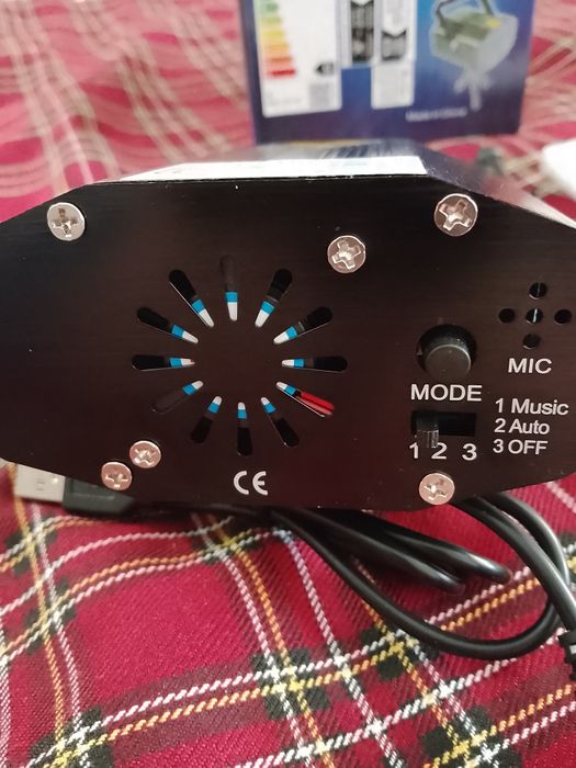 LED-ПРОЕКТОР для свят:Різдва, Нового року. ДН. Працює і від павербанка