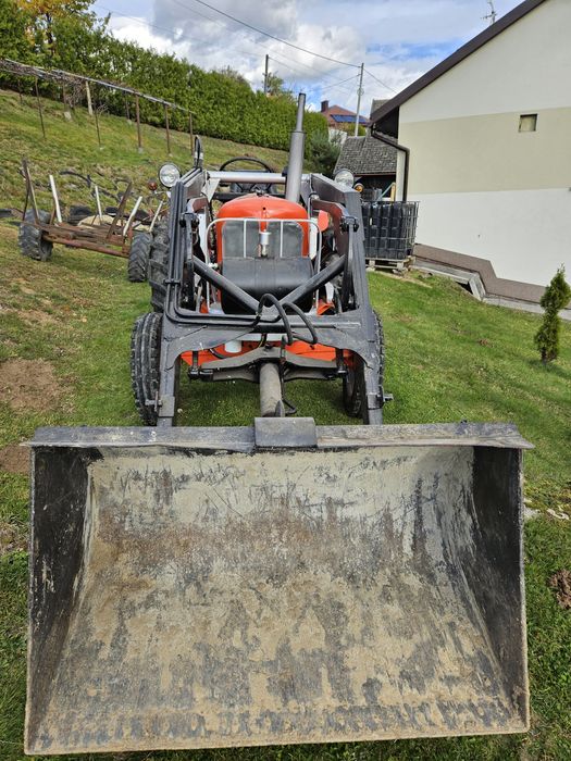 Ładowarka Nuffield350 z Wspomaganiem Kierownicy