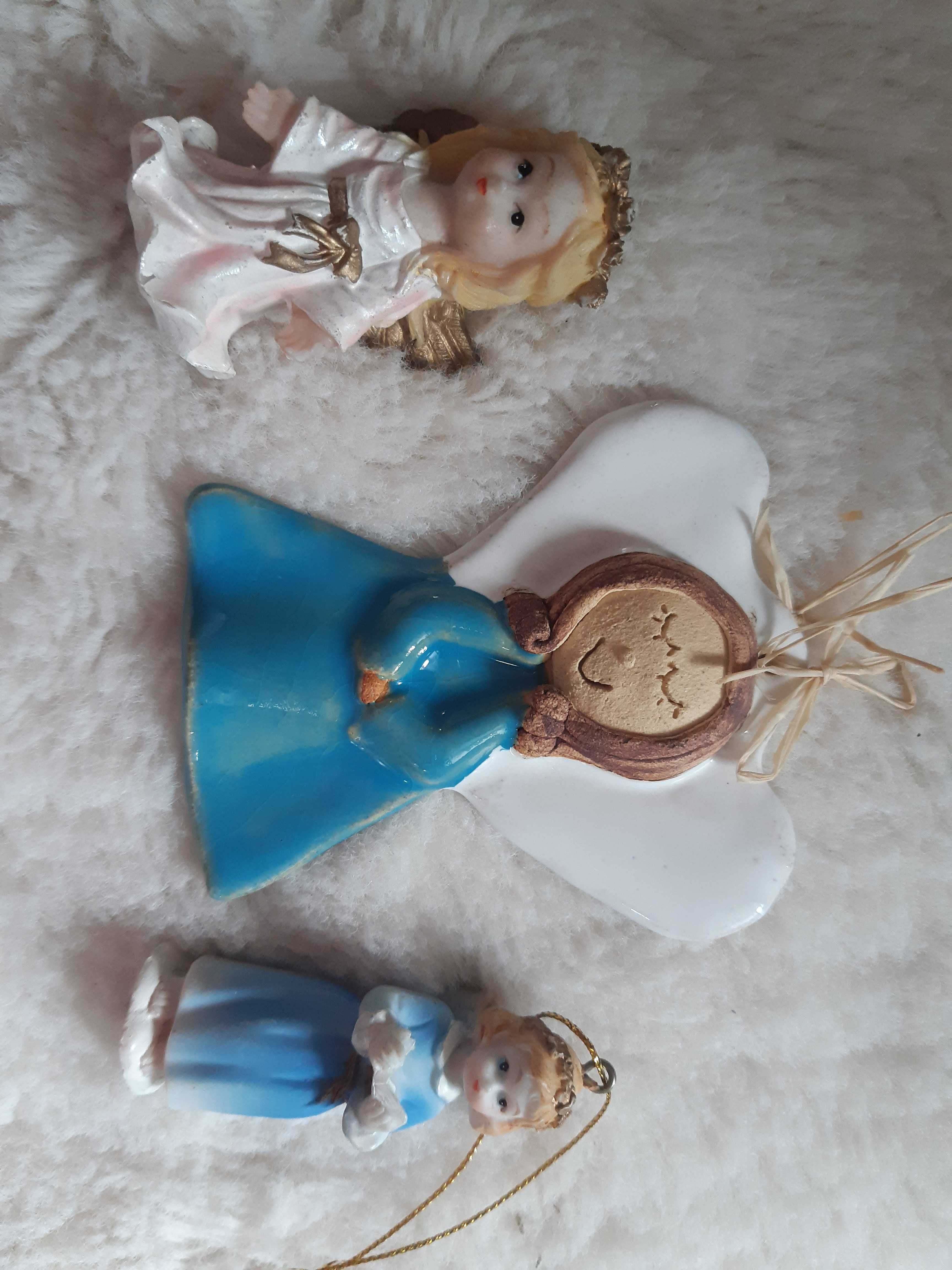 Figurki aniołków, aniołki,  miś, piramida
