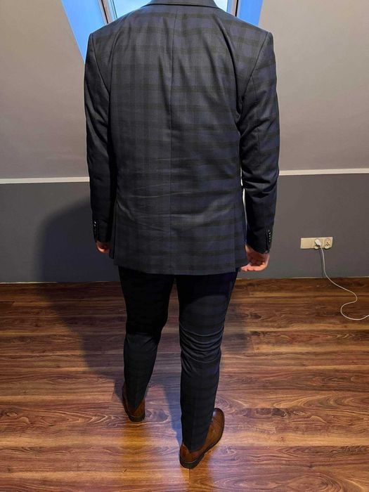 Elegancki Garnitur w kratkę Giacomo Conti