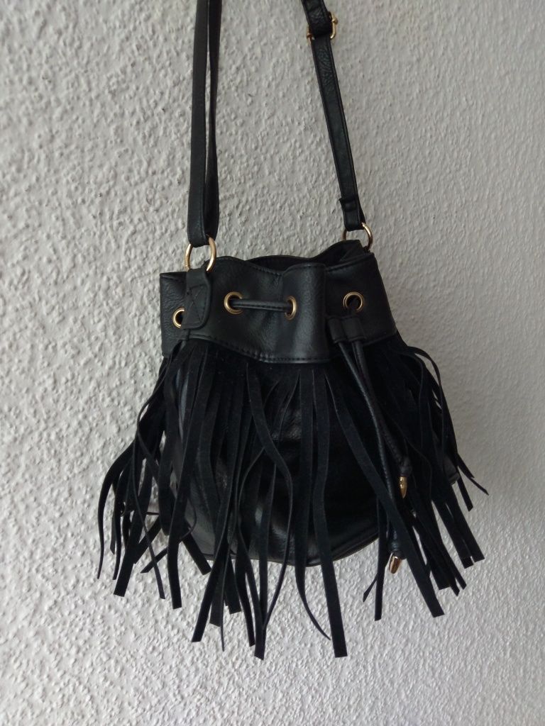 New Look mała czarna torba torebka z frędzlami nowa