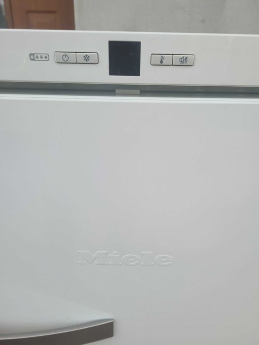 Zamrażalka Miele FN 22062 ws