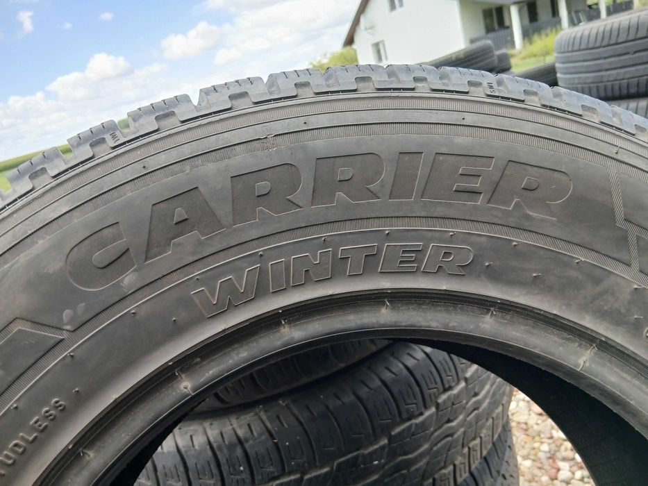 Opona używana 215/70R15C Pirelli Carrier Winter 1szt.