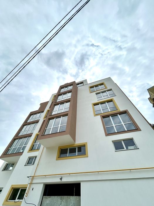 Продаж без комісій. Вул.Очеретяна 2 кім 75м