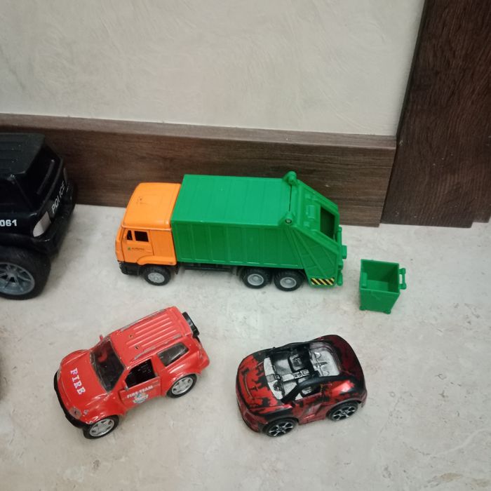 Машинки сміттєвоз, джип