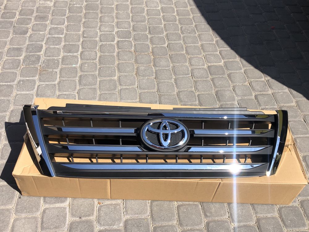 Решетка радиатора Toyota Land Cruiser Prado 150 2013-2017