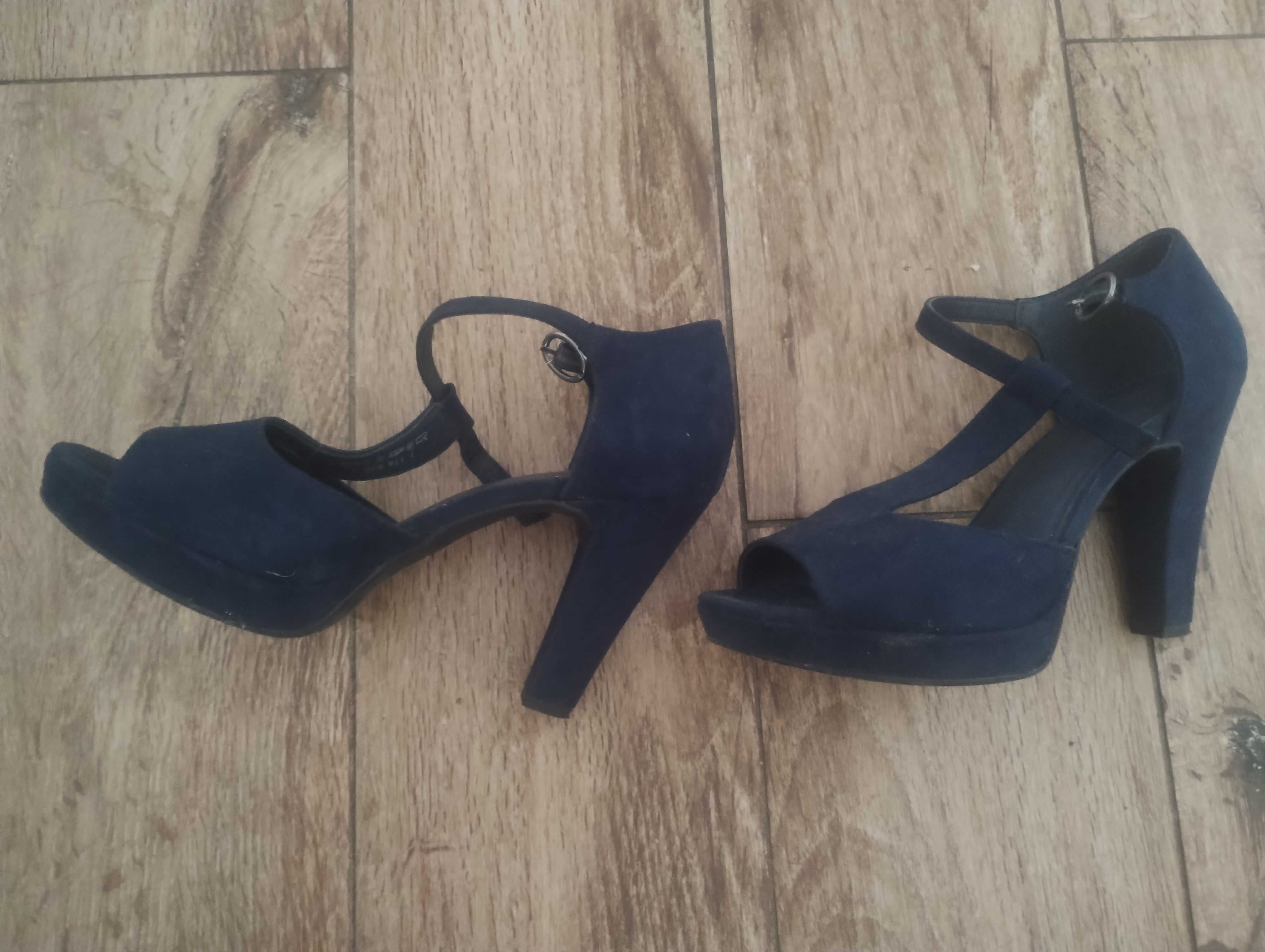 Otwarte buty na obcasie Graceland rozm. 36 stan dobry (Deichmann)