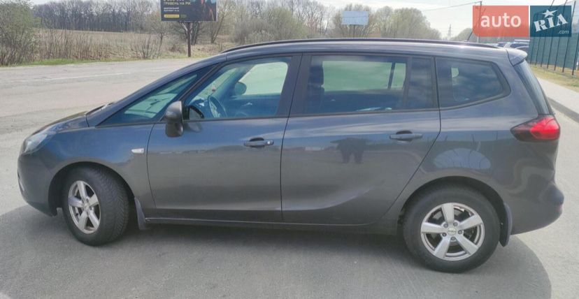 Продам Zafira Tourer