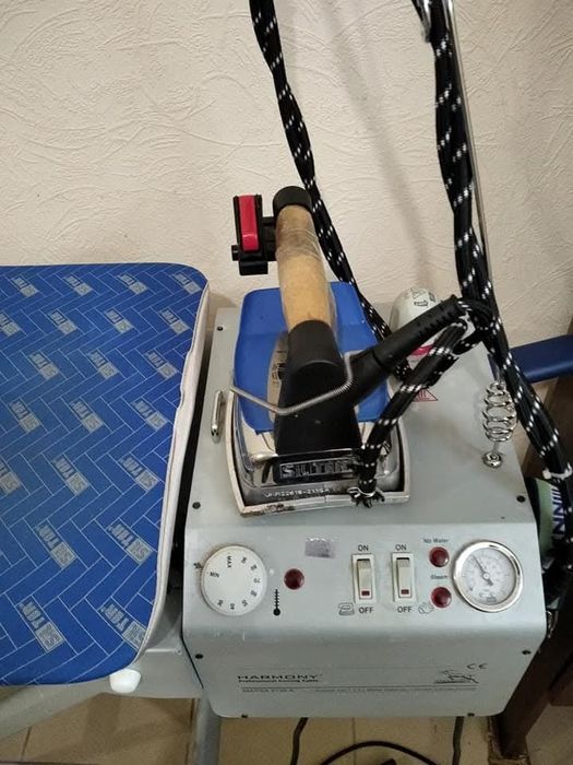 Продам Silter 2135A прасувальну дошку з вакуумом та парогенератором.