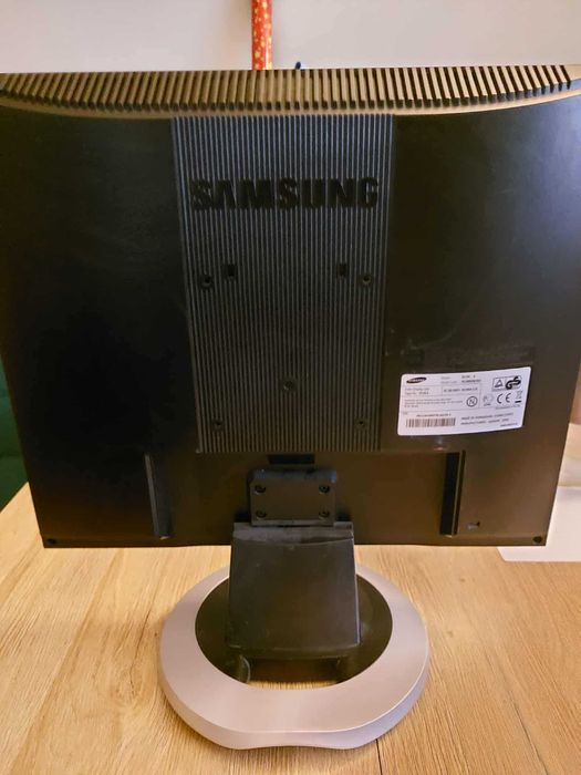Monitor samsung 913N S