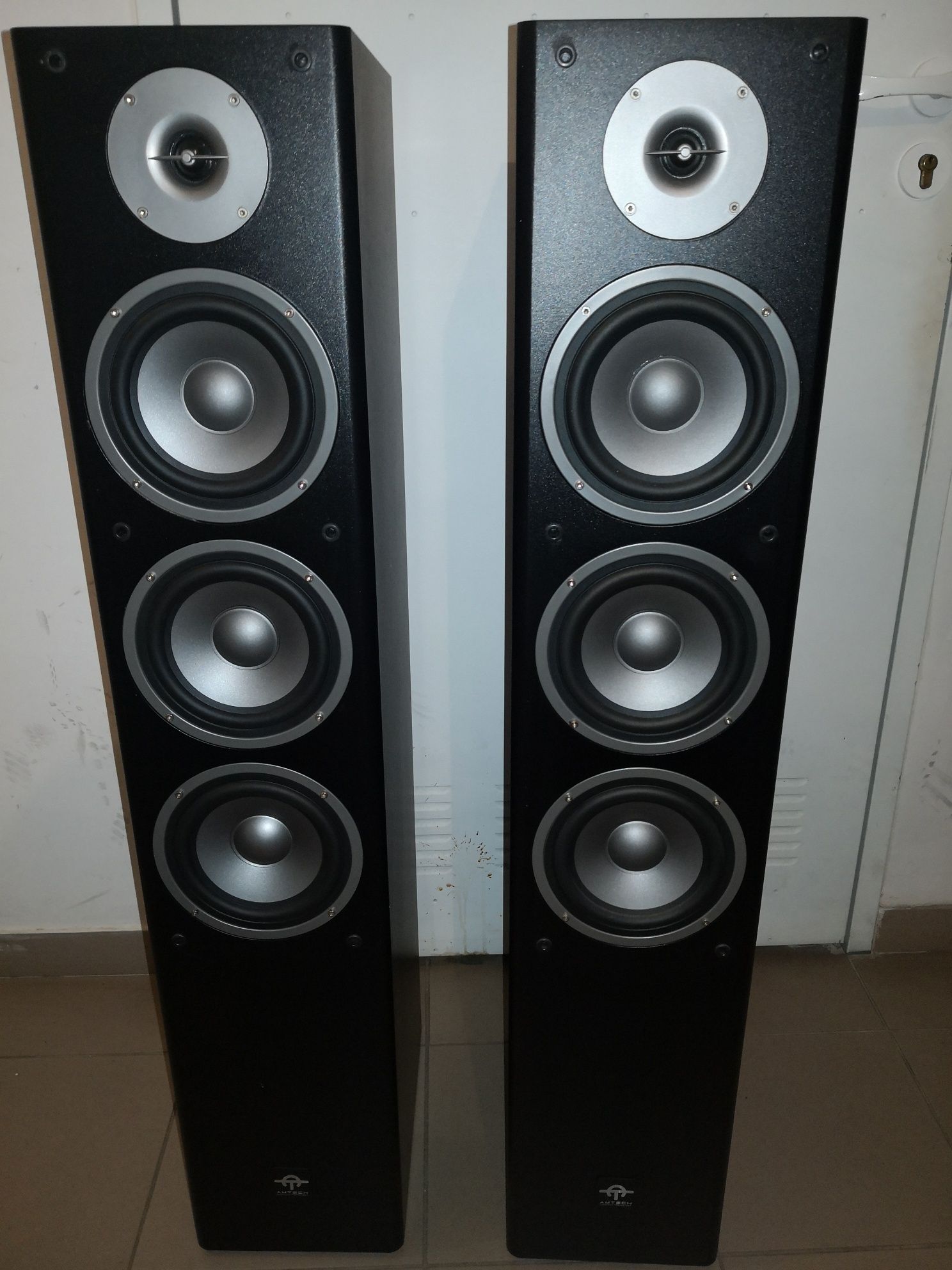 Zestaw głośników i subwoofer