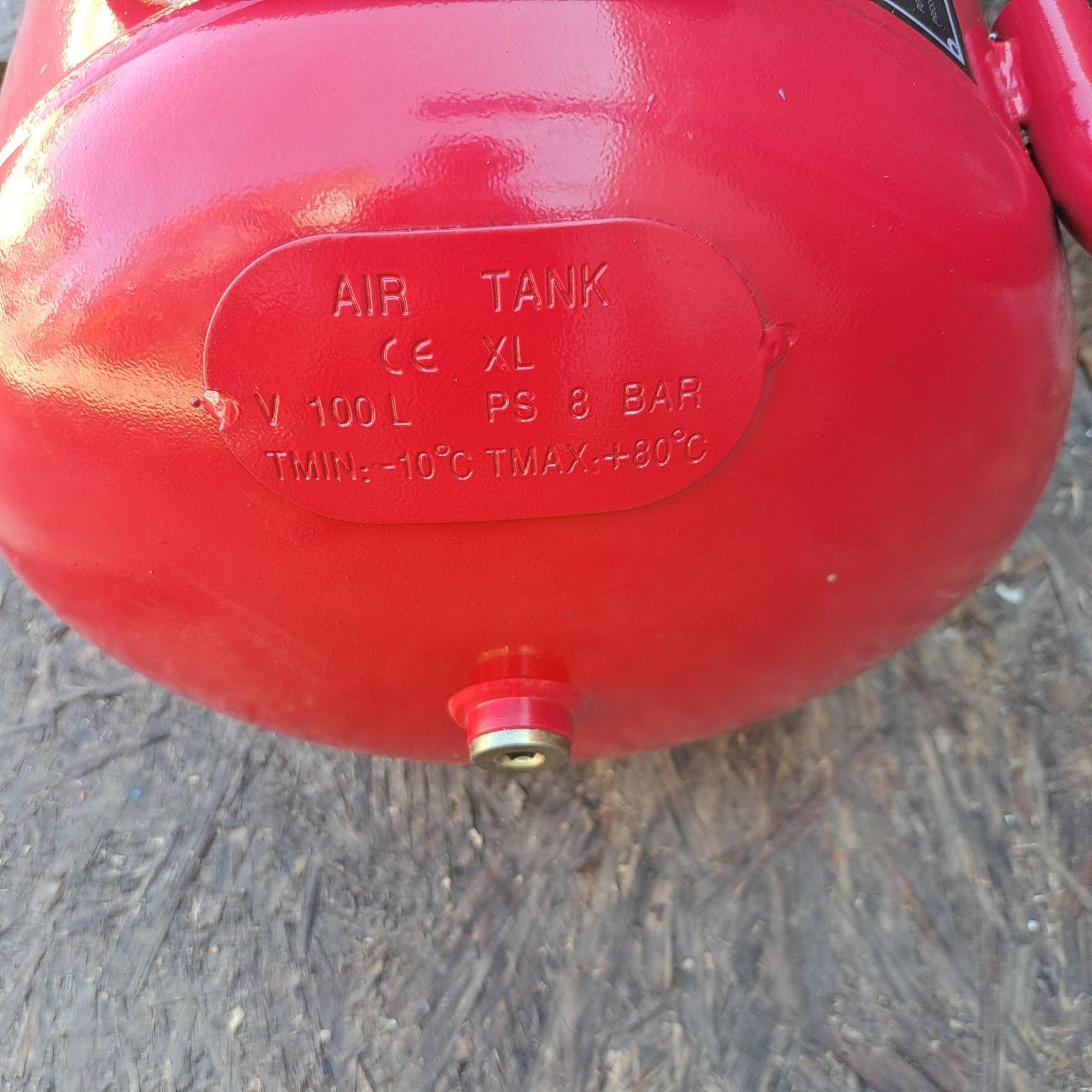 Compressores 100 litros (Powertech PT-100L e Rubete 100TP)