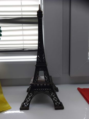 Figurka Paris świecąca sie