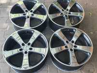Suzuki Grand Vitara 2 felgi aluminiowe 18 cali