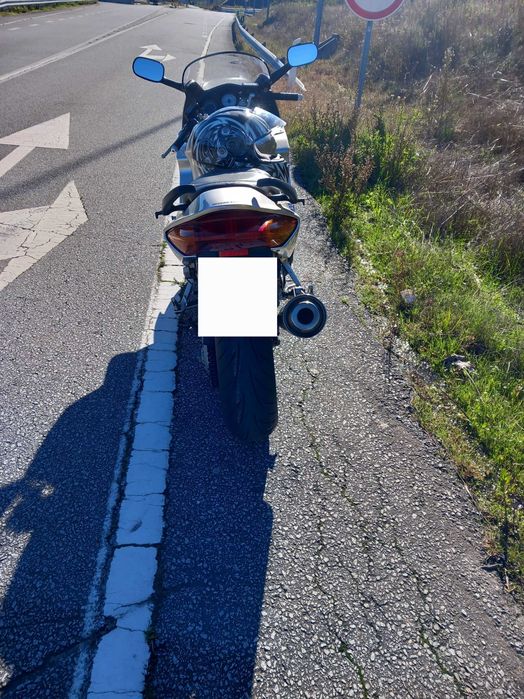 Vendo vfr 800 em bom estado 2700 preço fixo peneus novos .