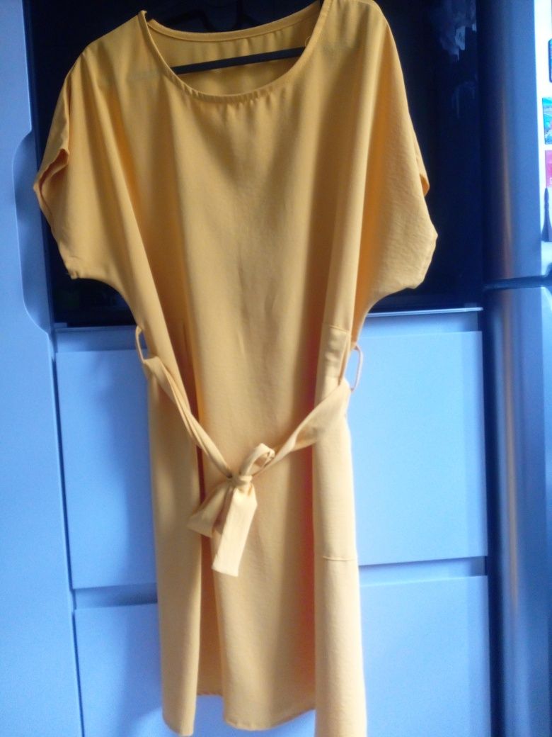 Żółta letnia sukienka z kieszeniami rozm. L