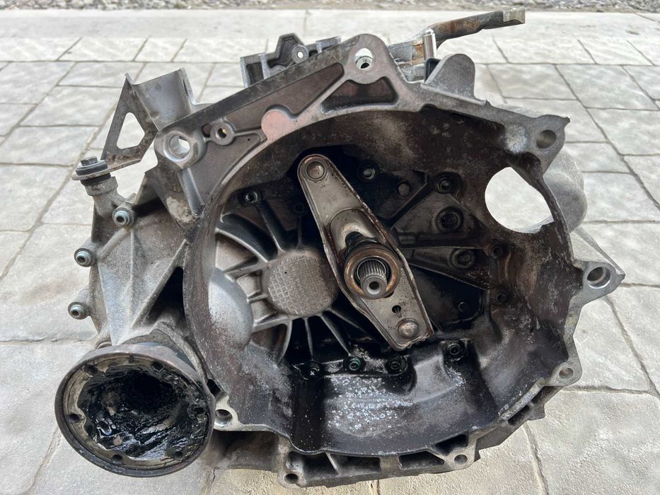 КПП коробка передач VW Passat B6 Golf 5 Touran Octavia A5 1.6 MPI FVH