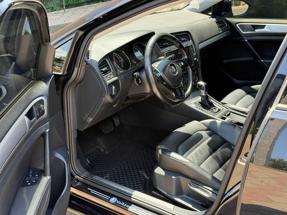 Продам VOLKSWAGEN e-Golf 24кв Електро