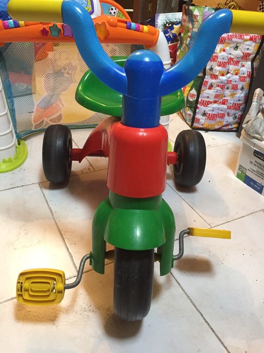 Triciclo criança 2 aos 4 anos
