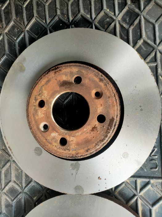 Передні гальмівні тормозні диски бліни Меган 2 магнітола коврики