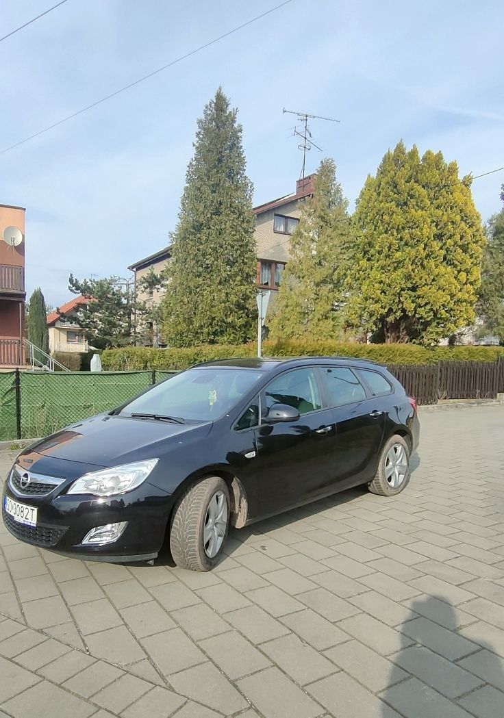 Opel Astra J-2011r, 1.7d. Nowy Rozrząd. Pilne. Serwisowany.