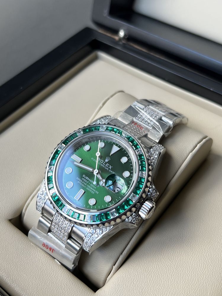 наручные часы Rolex SUBMARINER white diamonds