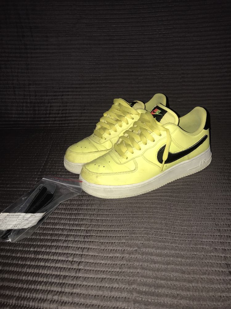 Air force 1 low yellow pulse
