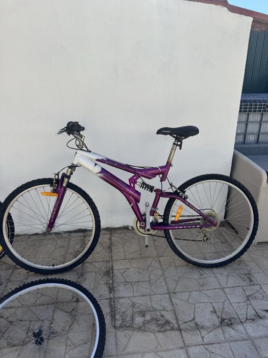 Bicicletas usadas com 2 rodas