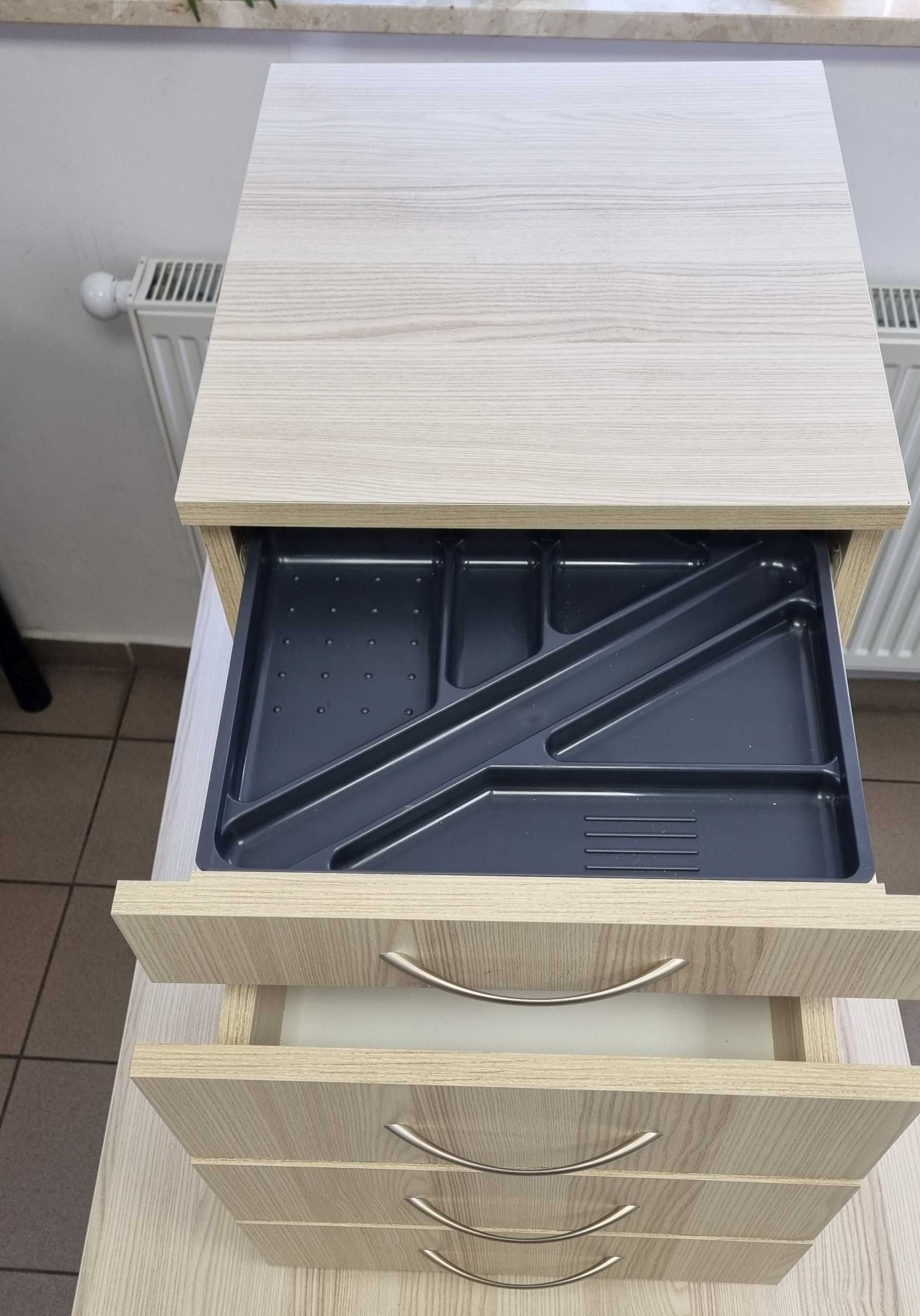 Kontener z 4 szufladami, porządna płyta meblowa.