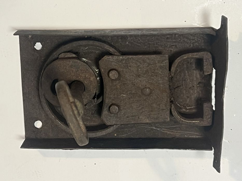 Stara klodka zamek do skrzyni