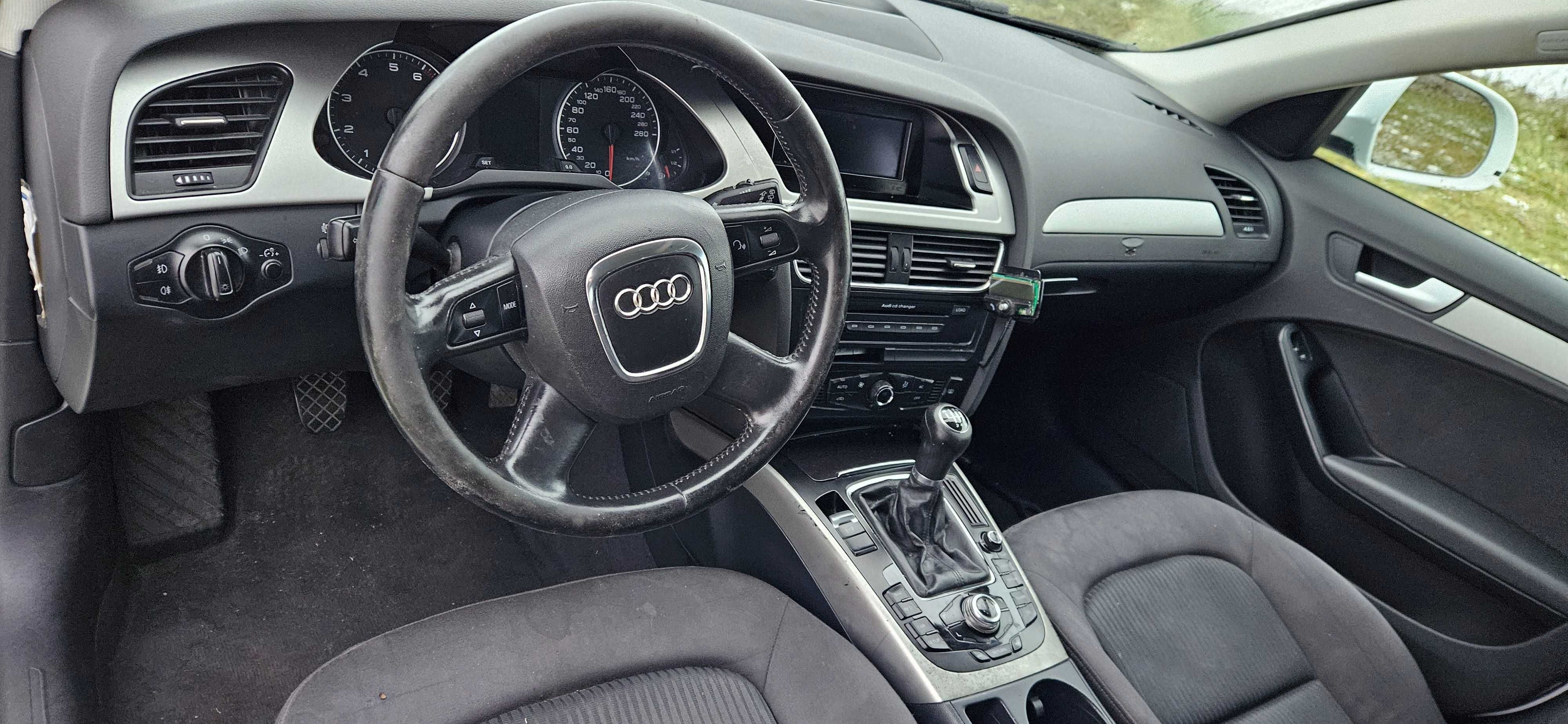 Kokpit Deska Rozdzielcza Konsola Audi A4 B8 Czarna Pasy Kierownica