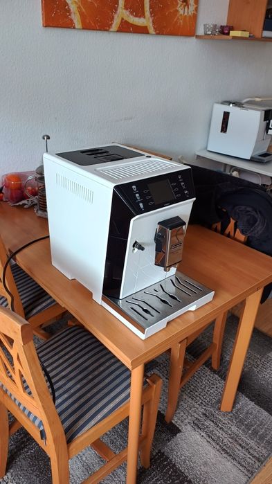 З Європи 2022 рік DeLonghi Prima Donna Glass найновіша модель цієї сер