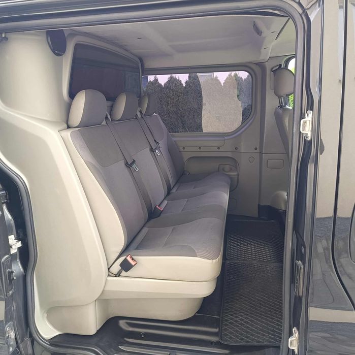 samochód Opel Vivaro long 2007r