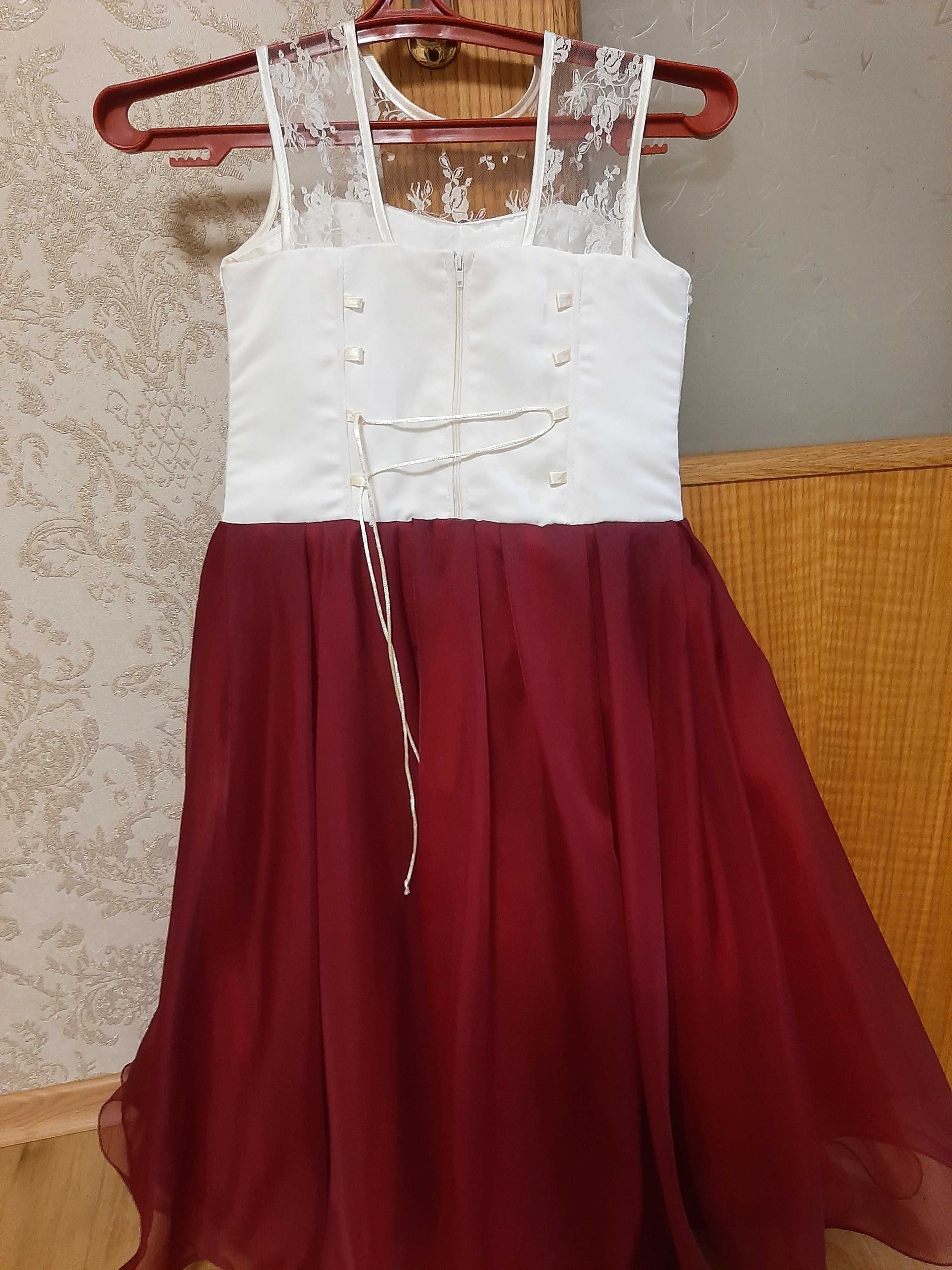 Продам плаття для дівчинки