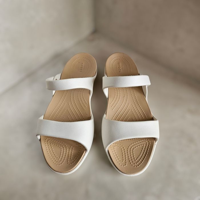 Женские, сандалии, шлепанцы "Crocs Cleo"