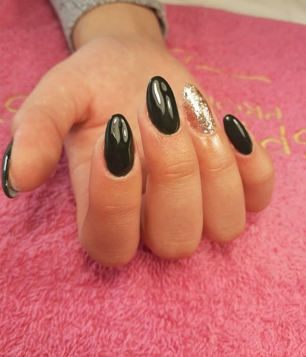 Manicure hybrydowy