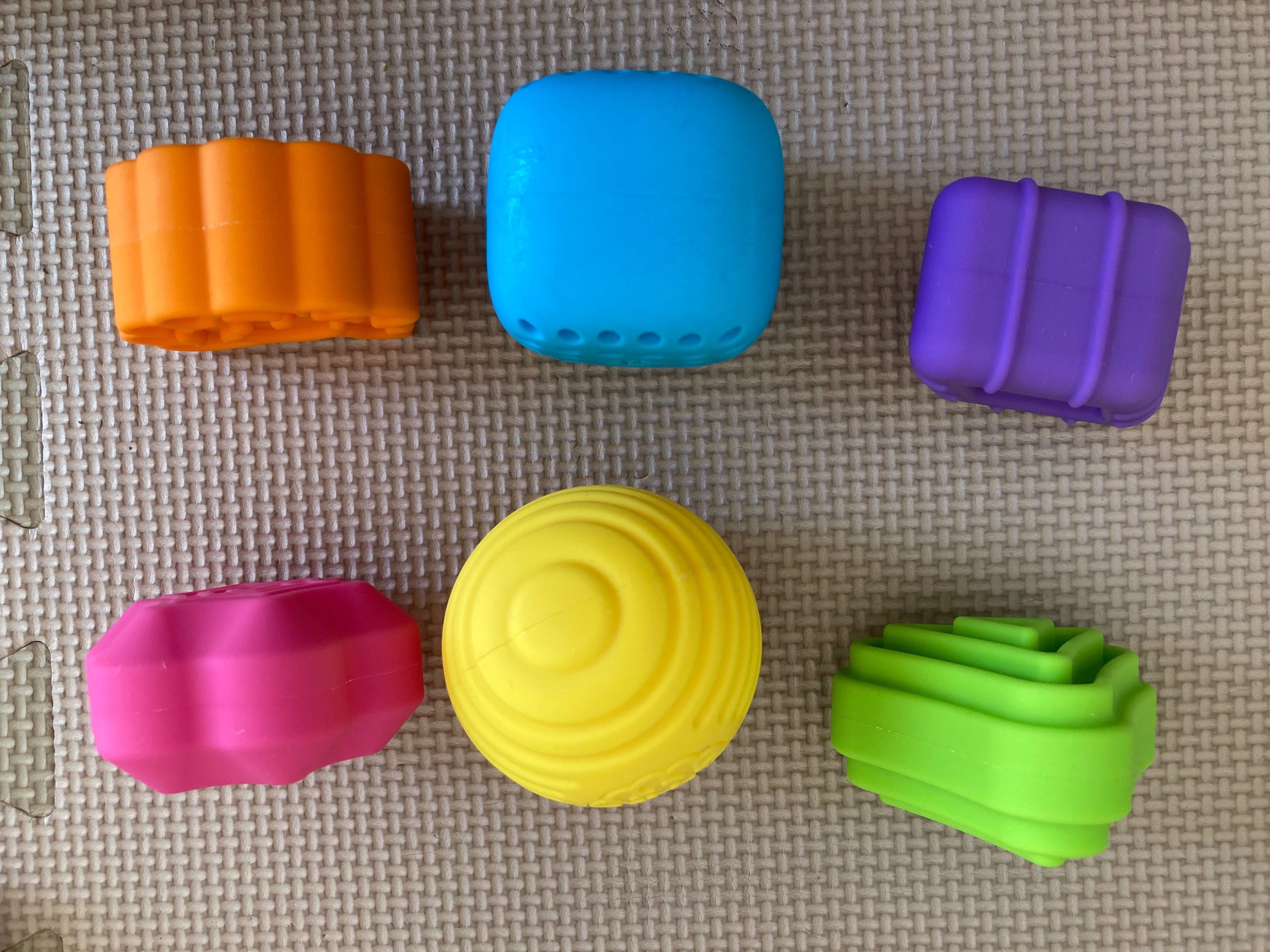 Fat Brain Toys 10m+ Sorter elastyczna kostka InnyBin